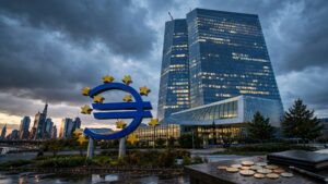 المركزي الأوروبي يثبت الفائدة عند 2.5% ويحذر: صدمة الطاقة سترفع التضخم.. رفع جديد يلوح في ديسمبر وماذا يعني ذلك لمصر؟